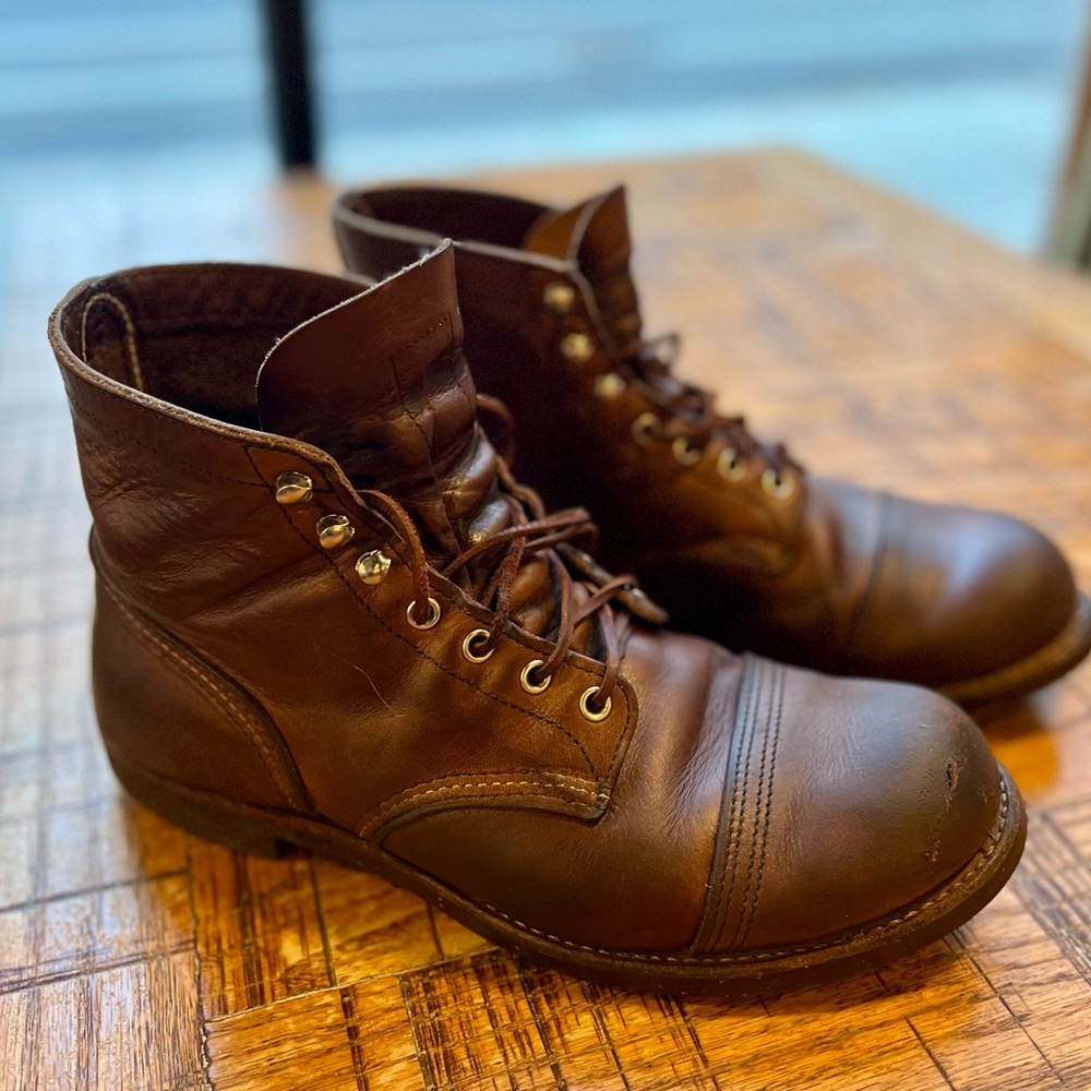 Red Wing Shoes (size 10) Iron Ranger 8111 10/13